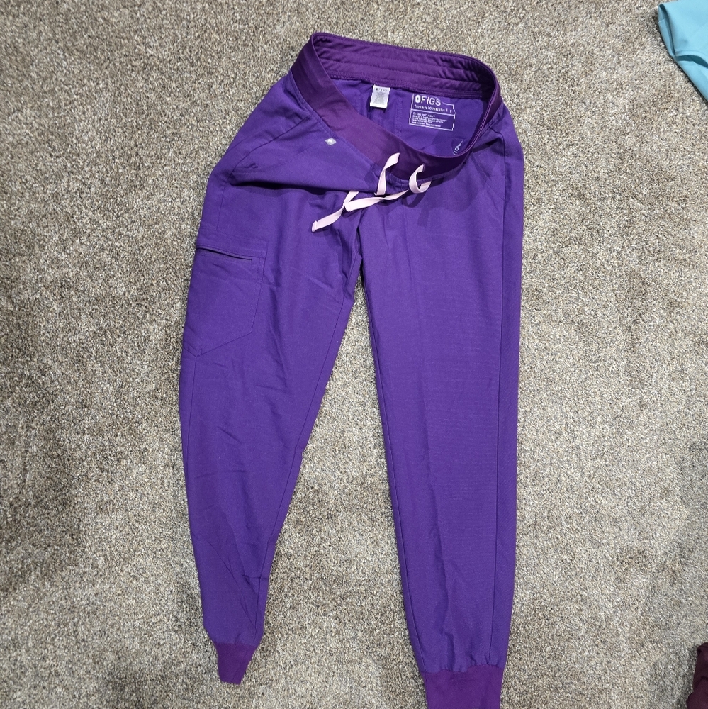 Ultraviolet Figs Scrubs Set